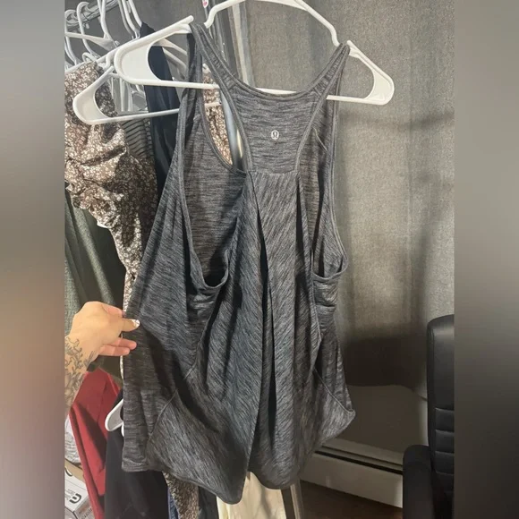 Lululemon tank - Picture 2 of 3